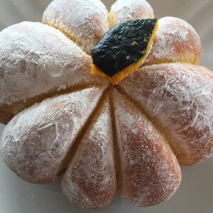 ハロウィンに❗もちもち食感のかぼちゃパン